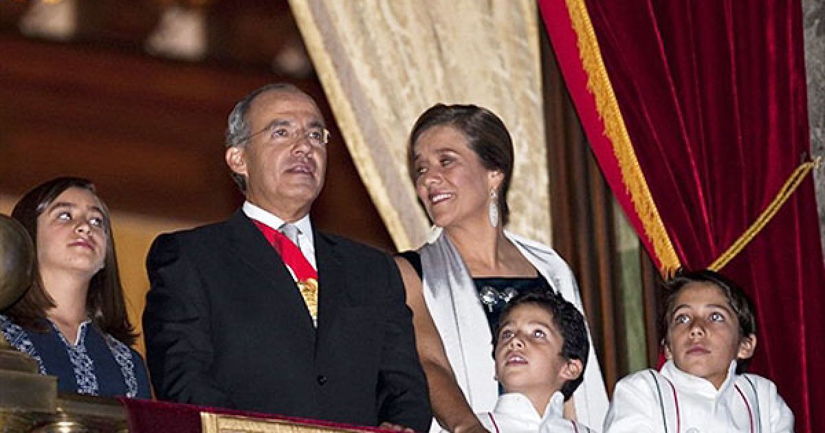 Президент Мексики Феліпе Кальдерон, його дружина Маргарита Завала і їхні діти. / © AFP