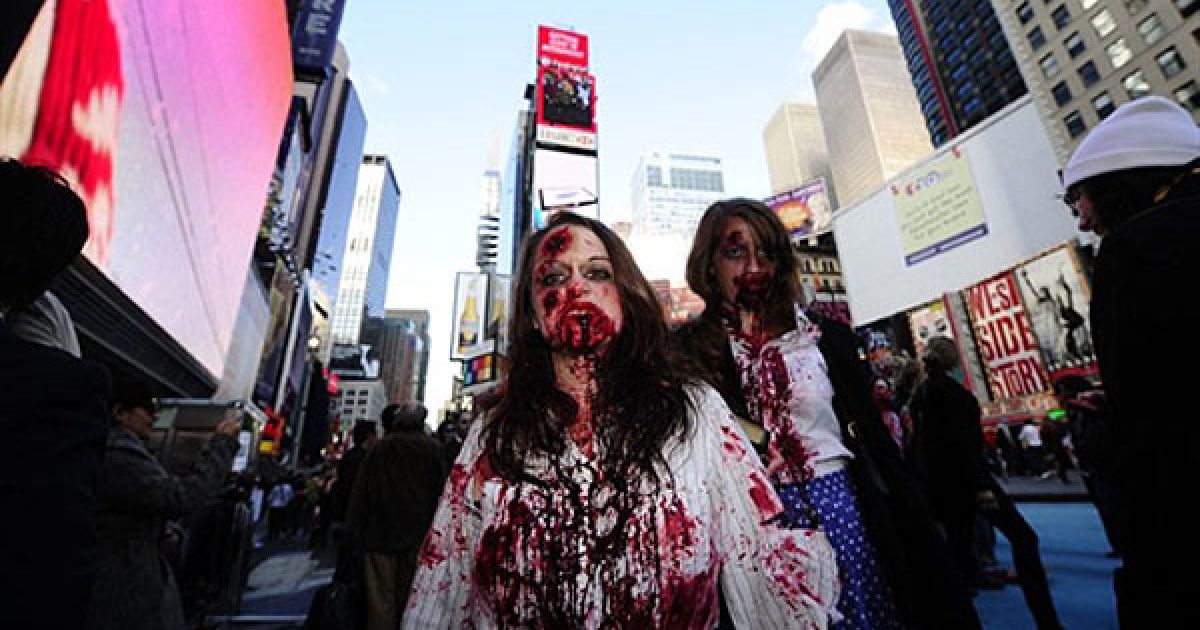 На Манхеттені в Нью-Йорку пройшов щорічний парад зомбі Zombiecon / © AFP