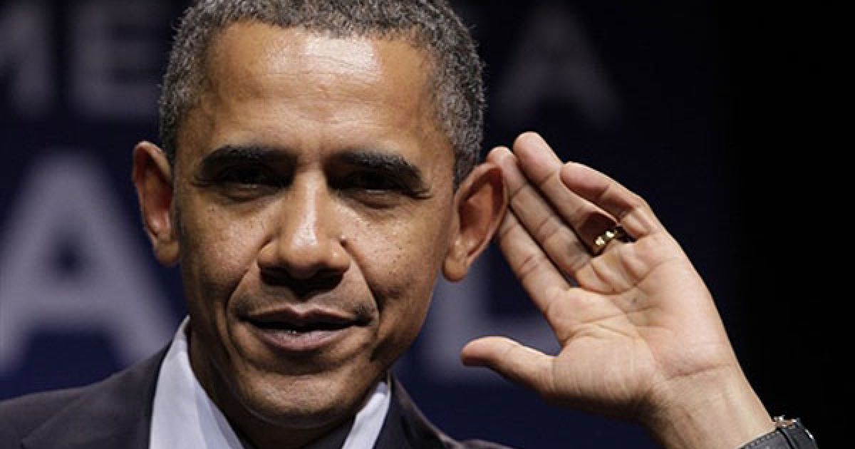 США, Вашингтон. Президент США Барак Обама слухає питання від аудиторії під час виступу на Національному комітеті Демократичної партії у Вашингтоні, округ Колумбія. / © AFP