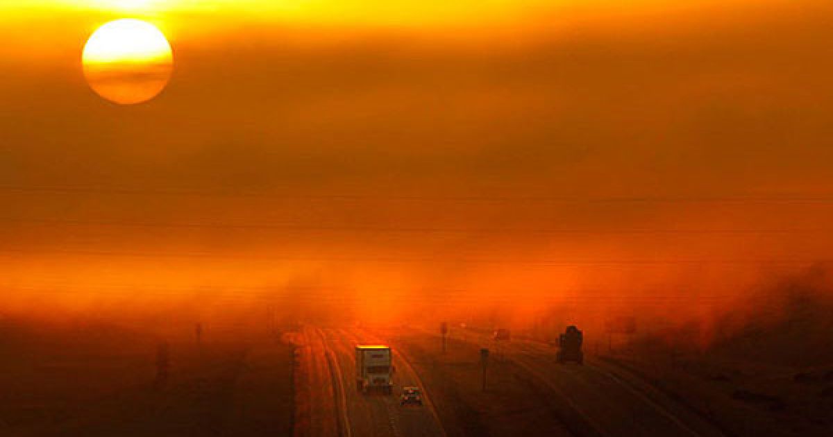 США, штат Вайомінг. Сонце сходить у хмарах на трасі 25 між Каспером і Гленроком, штат Вайомінг. / © The Telegraph