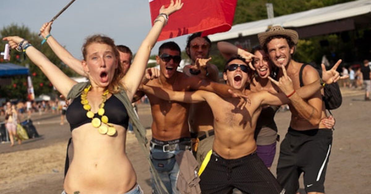 Протягом четвертого дня фестивалю "Sziget-2010" вдбулись виступи легендарного британського гурту "Iron Maiden", співачки Ніни Хаген, гуртів The Cribs, Infected Mushroom, Tankcsapada та інших. / © sziget.hu