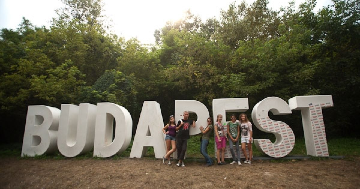 На фестивалі "Sziget-2010" відзначили п&rsquo;ятницю 13-те: протягом третього дня відбулись виступи Mika, Джареда Лето, "Ляпіса Трубецкого". / © sziget.hu