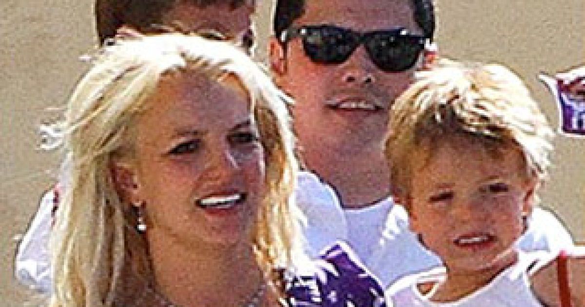 Брітні Спірс, Фернандо Флорес. Фото thehollywoodgossip.com