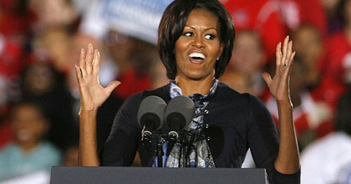 США, Колумбус, штат Огайо. Перша леді США Мішель Обама представляє президента США Барака Обаму перед мітингом в університеті штату Огайо. Мітинг, який відвідали близько 35 тисяч людей, став наймасовішим з тих, на яких виступав Обама з моменту своєї інавгурації. / © AFP