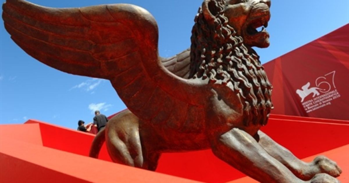 На Венеціанському фестивалі роздали левів
