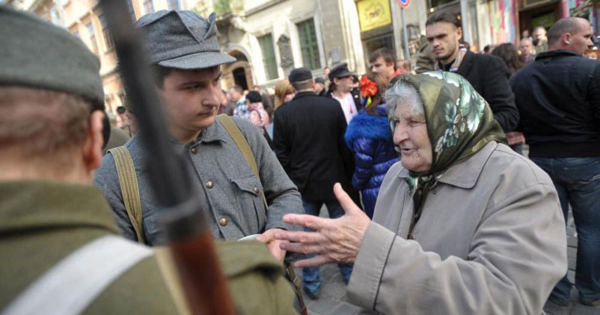 У Львові до 68-ї річниці створення Української Повстанської Армії відбувся традиційний марш "Слави Української Повстанської Армії". / © gazeta.ua