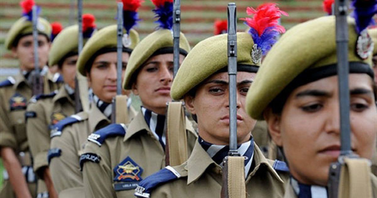 Жіночий поліцейський підрозділ під час святкування Дня незалежності Індії у штаті Срінагар. / © AFP