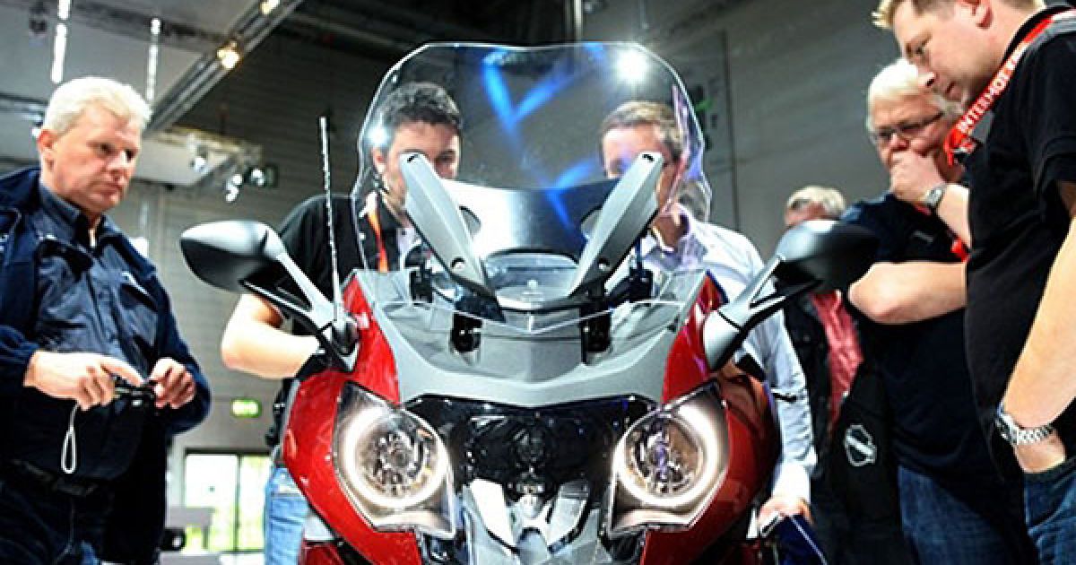 Найбільша у світі мотовиставка Intermot, яка проходить у Кельні (Німеччина), цього року зібрала більше тисячі фірм з 40 країн, які представляють мотоцикли, квадроцикли, трайки, скутери тощо. / © AFP