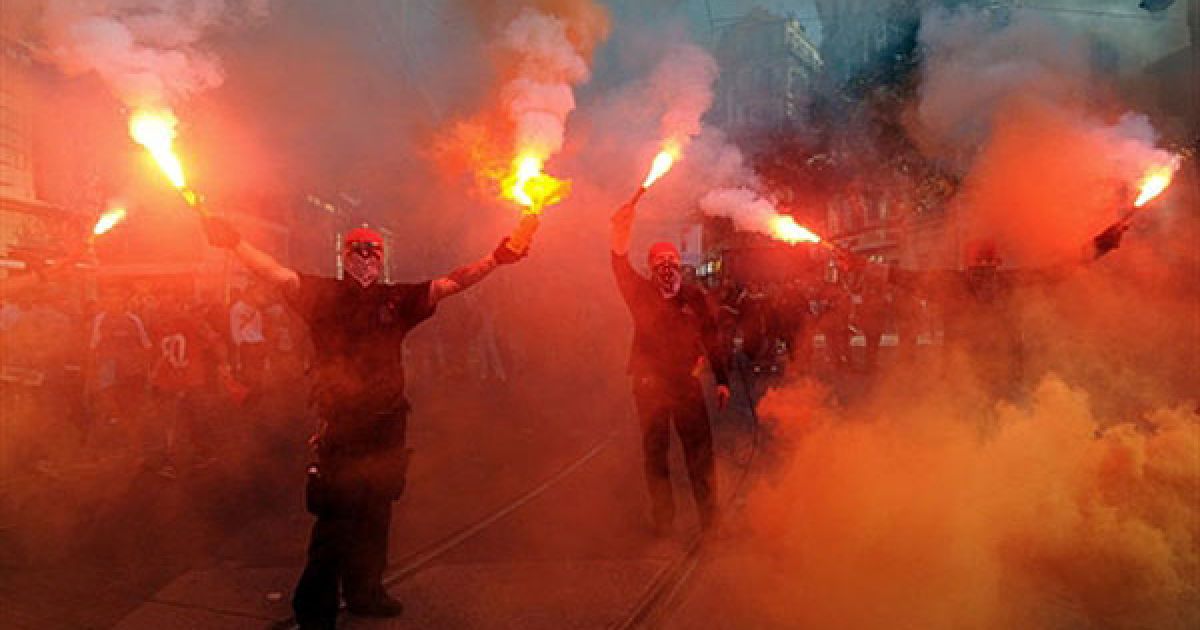 Франція, Марсель. Робочі беруть участь у одноденній національній акції протесту проти урядової пенсійної реформи і підвищення пенсійного віку. / © AFP