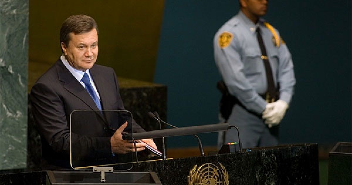 Глава держави заявив, що завдяки підвищенню рівня мінімальних соціальних стандартів в Україні вдалося помітно скоротити частку населення, що живе за межею бідності.