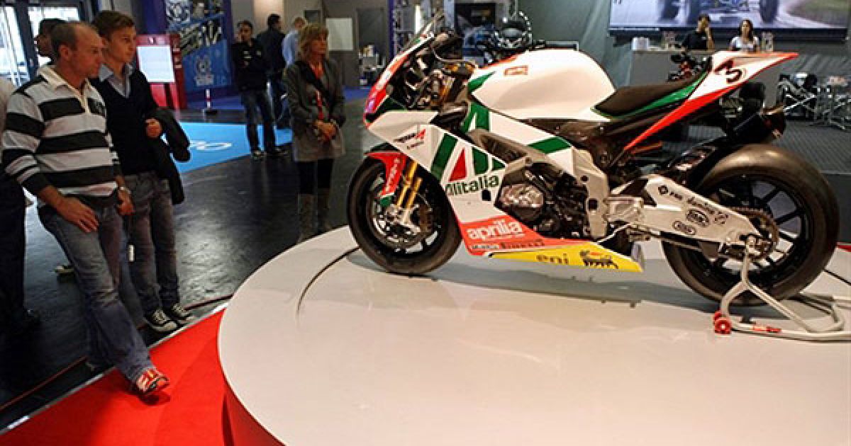 Найбільша у світі мотовиставка Intermot, яка проходить у Кельні (Німеччина), цього року зібрала більше тисячі фірм з 40 країн, які представляють мотоцикли, квадроцикли, трайки, скутери тощо. / © AFP