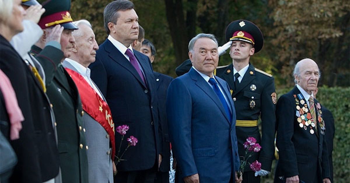 Разом з главами держав у церемонії взяли участь ветерани та представники громадськості.
