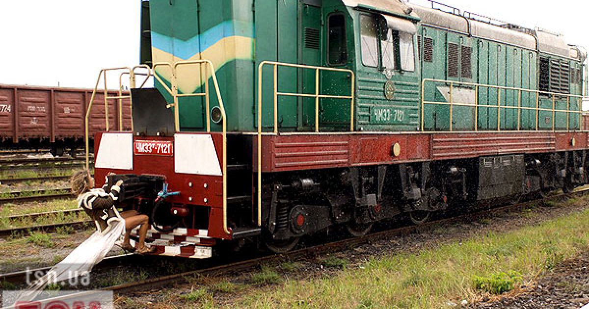Під час зйомок Лободі довелось виходити заміж, тікати з церемонії, обстригати волосся і розрізати на собі сукню.