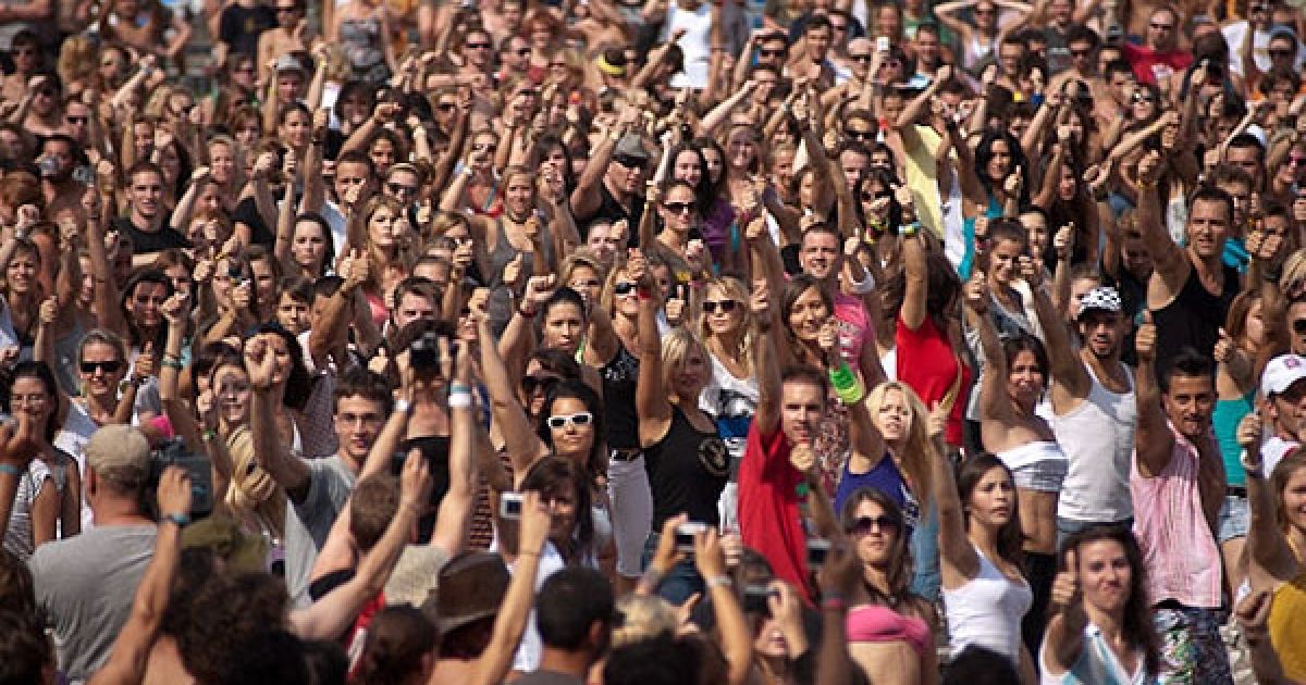 Протягом четвертого дня фестивалю "Sziget-2010" вдбулись виступи легендарного британського гурту "Iron Maiden", співачки Ніни Хаген, гуртів The Cribs, Infected Mushroom, Tankcsapada та інших. / © sziget.hu