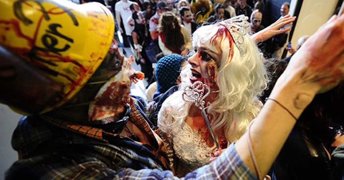 На Манхеттені в Нью-Йорку пройшов щорічний парад зомбі Zombiecon / © AFP