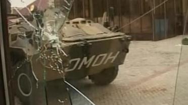 В результате нападения боевиков на парламент Чечни погибли три человека