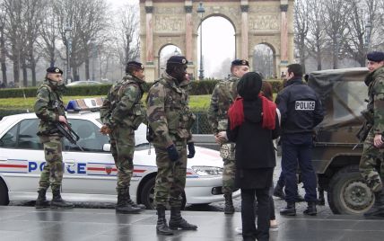 В Париже мужчина устроил резню в полицейском участке, четверо копов погибли - AFP