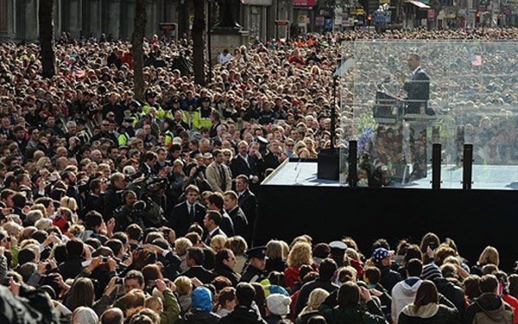 В Дубліні американський лідер виступив перед багатотисячною публікою, що зібралася просто неба. / © AFP