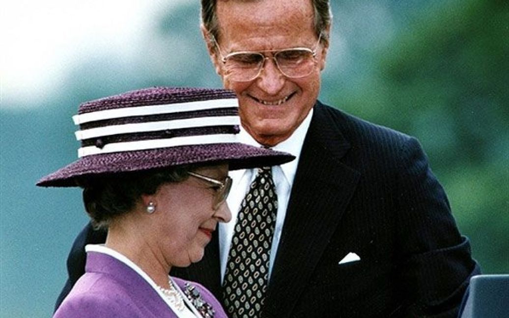 Британська королева завжди елегантна і завжди в капелюшку, підібраному в тон до вбрання. / © AFP