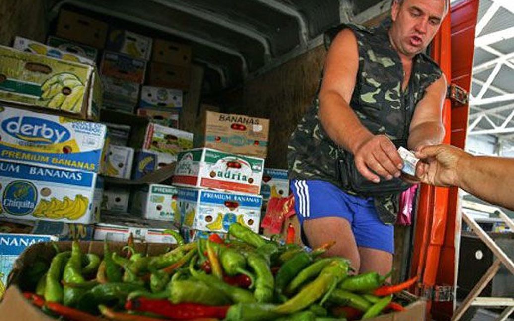 Азаров заявив, що уряд розгляне можливість 50-відсоткової компенсації сільгоспвиробникам витрат зі зберігання овочів. / © УНІАН