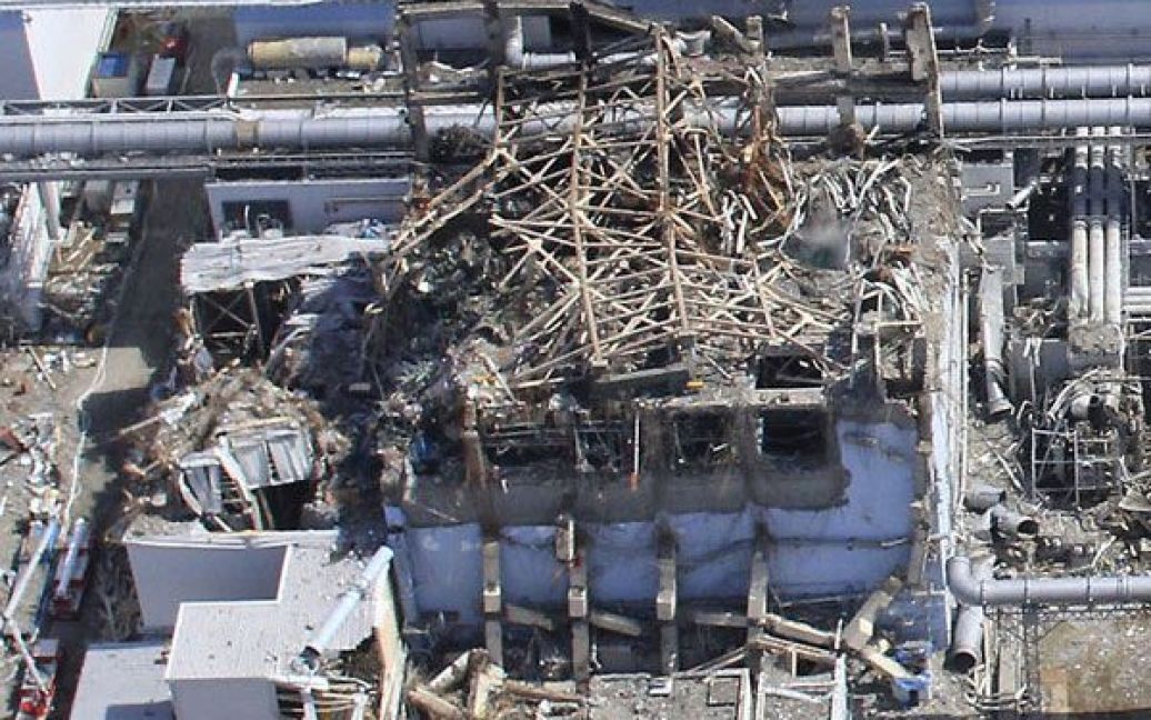 На АЕС "Фукусіма-1" в результаті сильного землетрусу і цунамі, вийшли з ладу системи охолодження енергоблоків, відновити роботу яких не вдається досі. / © bigpicture.ru