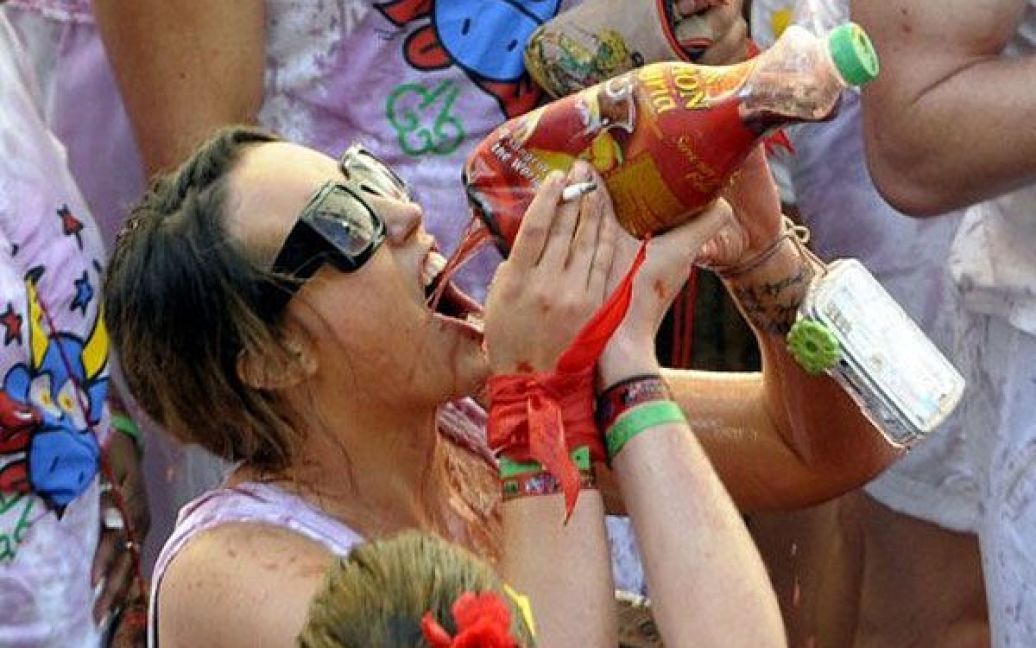 В іспанській Памплоні почався фестиваль Сан-Фермін, відомий своїми розвагами, забігами з биками та коридою. / © AFP