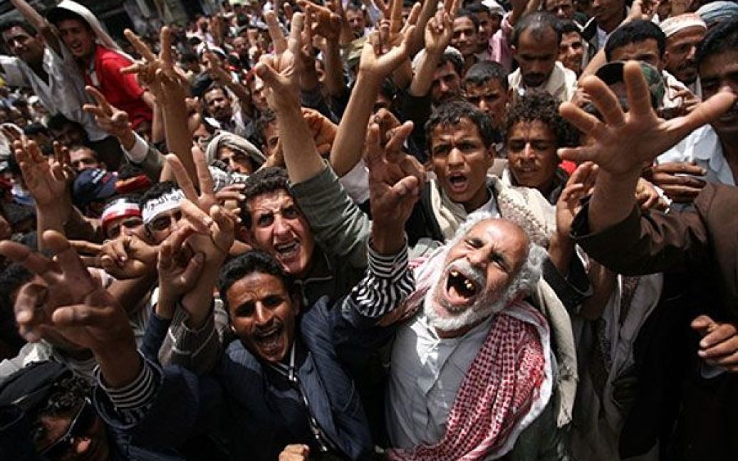 Ємен, Сана. Антиурядові мітингувальники вимагають відставки президента Ємену Алі Абдалли Салеха під час акції протесту в місті Сана. / © AFP