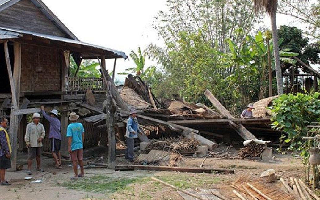 В результаті землетрусу в М&#039;янмі, 60 людей загинули, зруйновано сотні будівель, десятки людей залишаються під завалами. / © AFP