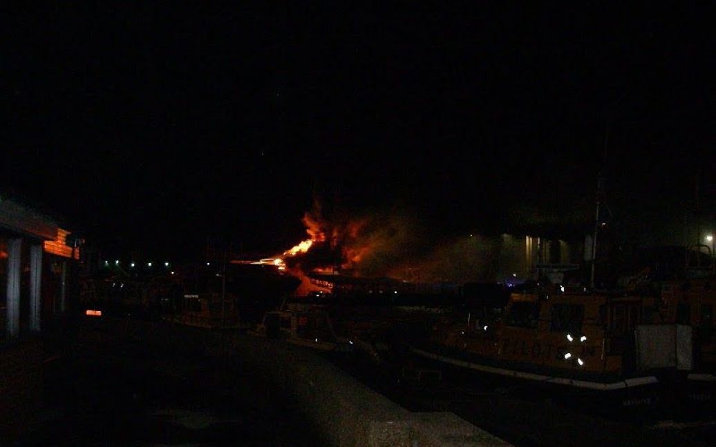 Блискавка знищила одну з найбільш розкішних яхт світу Sunseeker. / © Picasaweb.google.com