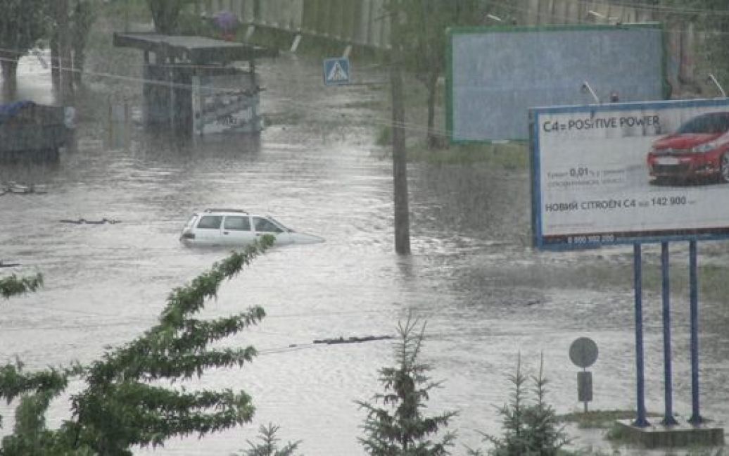 Сильні дощі призвели до справжньої повені в Черкасах. / © forum.ck.ua