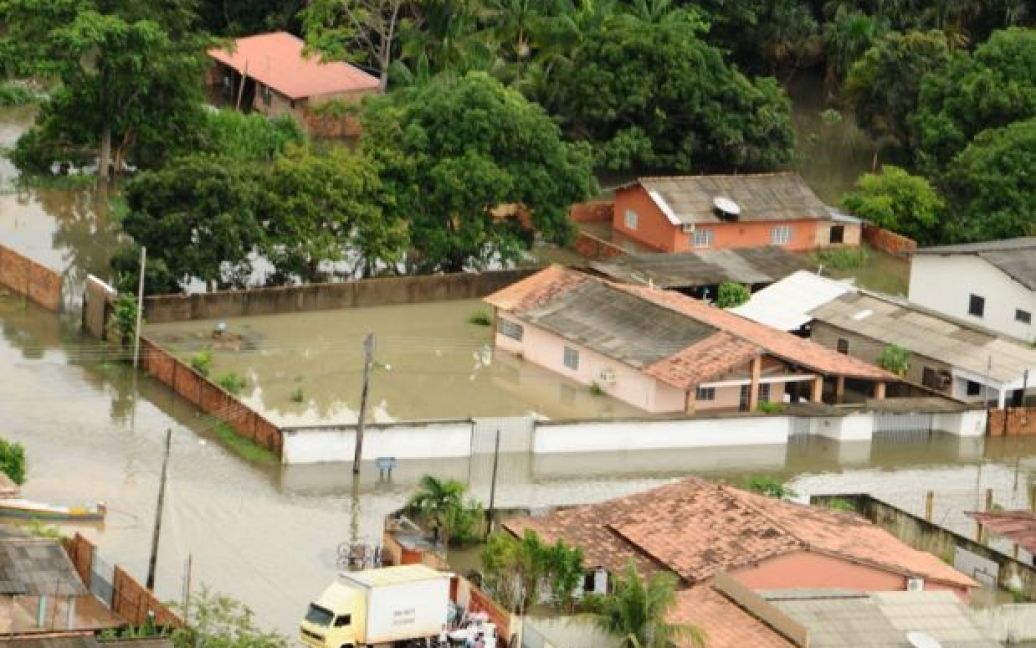 У бразильському штаті Рорайма повністю затопило щонайменше сім населених пунктів, десятки відрізані від зовнішнього світу. / © terra.com.br