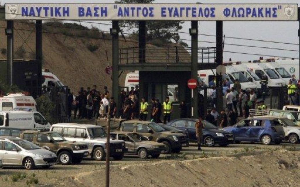 Серія вибухів сталась на базі Національної гвардії Кіпру "Евангелос Флоракіс" в районі населеного пункту Зійі поблизу Лімасола. / © AFP
