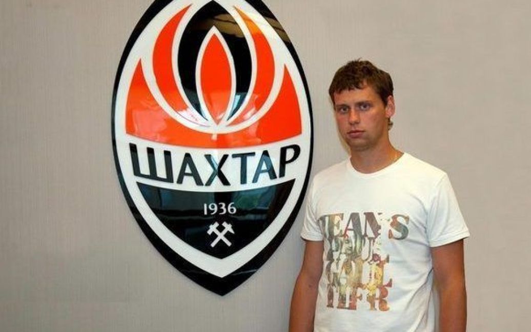 Донецький "Шахтар" підписав дворічний контракт з Олександром Рибкою, який вступає в силу 1 липня. / © ФК "Шахтар"