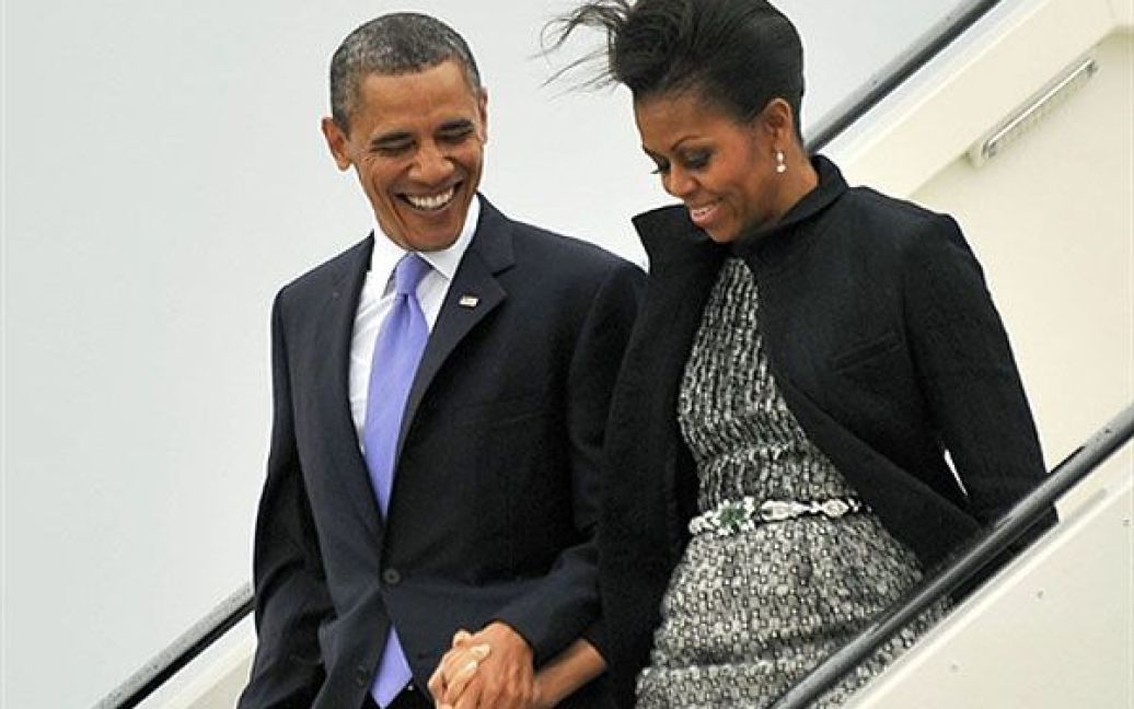 Президент США Барак Обама з дружиною Мішель почали турне країнами Європи / © AFP