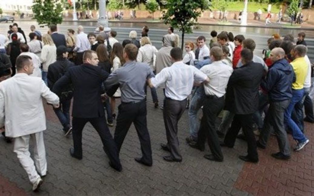 Аналогічні акції протесту пройшли в інших великих містах Білорусі. / © 
