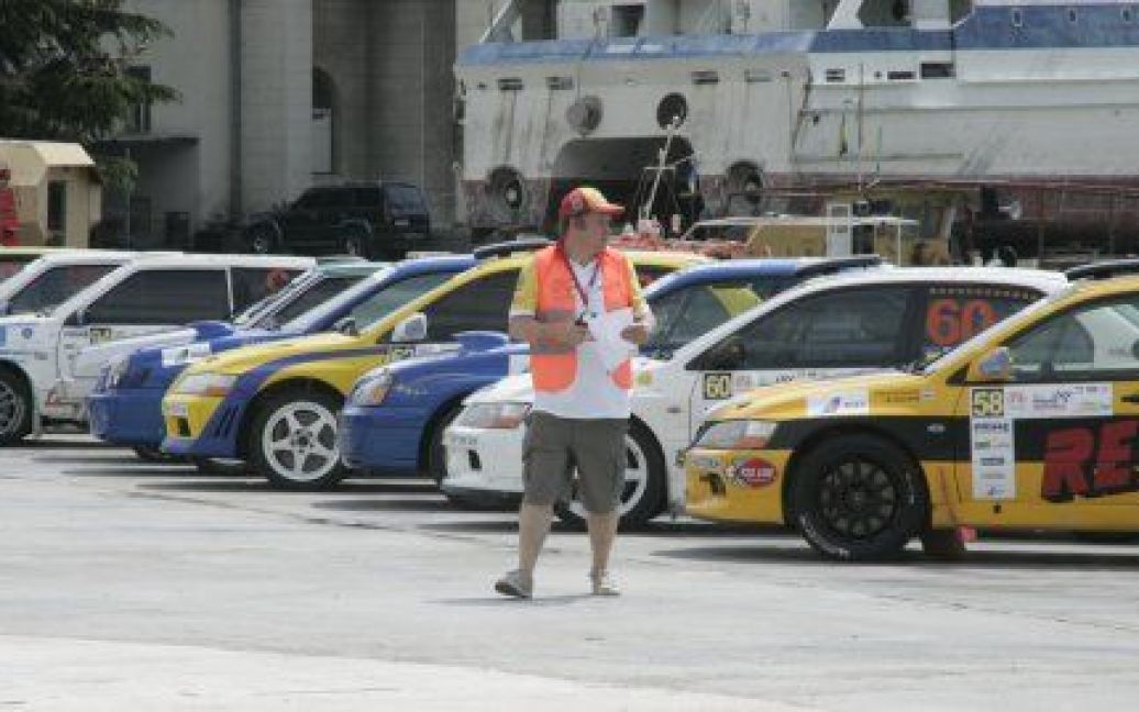 В Ялті стартувало щорічне Prime Yalta Rally 2011, яке є етапом Кубка світу з ралі, траси якого проходитимуть дорогами південного узбережжя Криму. / © УНІАН