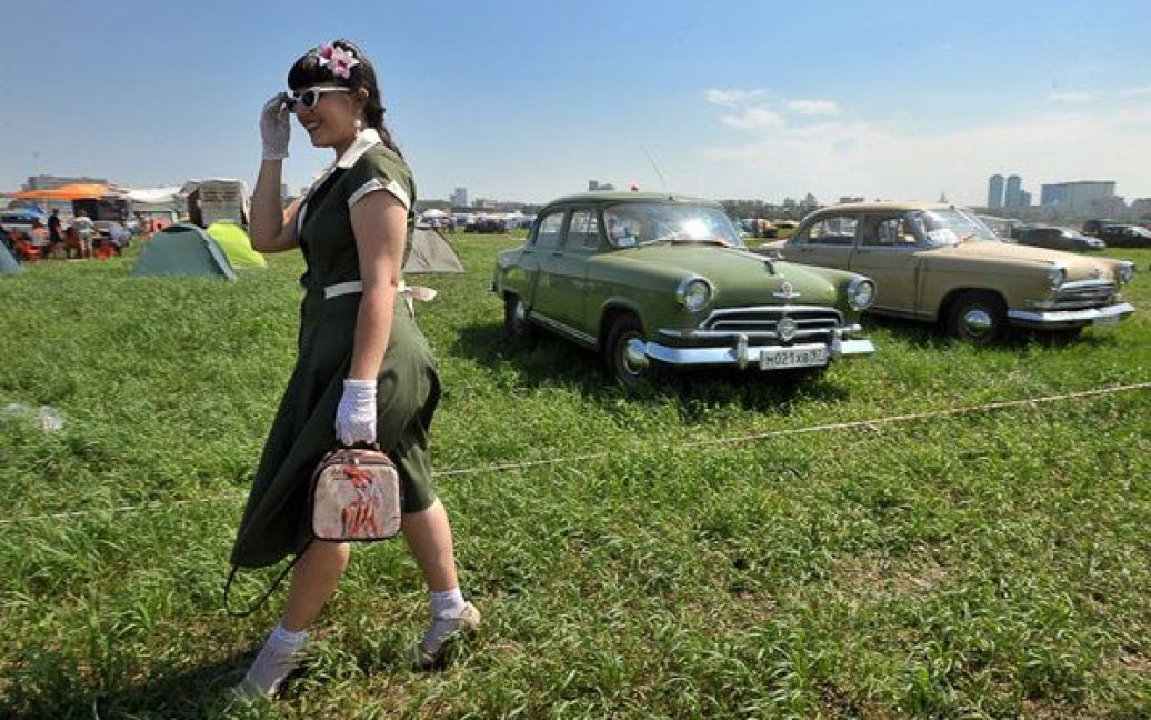 На московському аеродромі Тушино провели 15-те ювілейне автошоу "Автоекзотика-2011" / © LJ aleshru