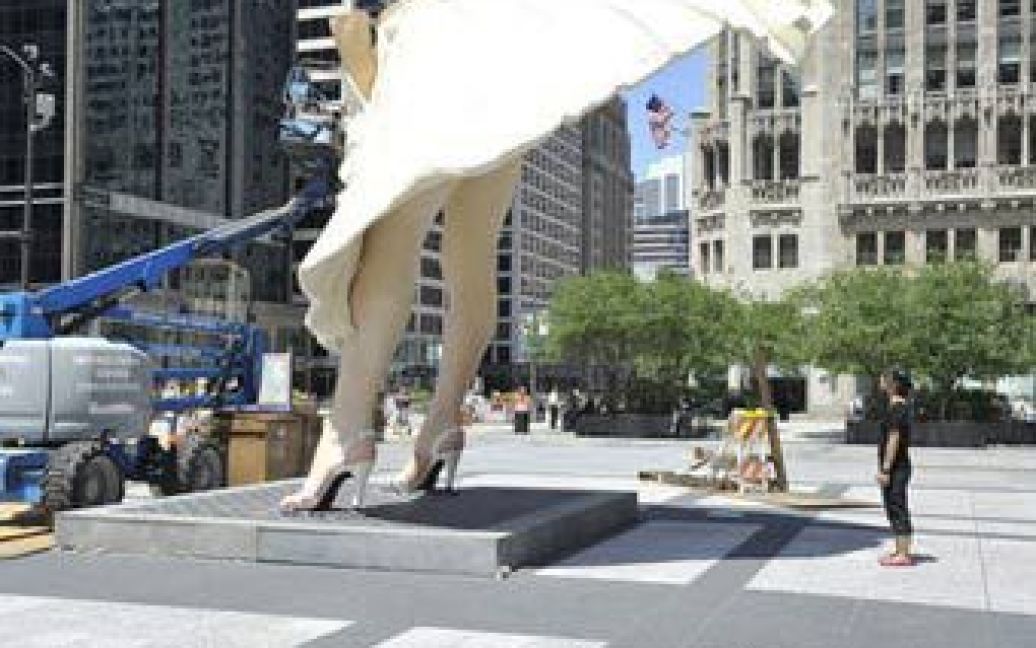 Монтаж статуї Мерилін Монро у Чикаго, США / © The Sun Times