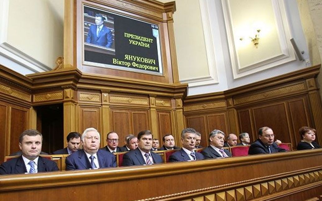 Після звернення Янукович не відповідав на запитання депутатів. / © President.gov.ua