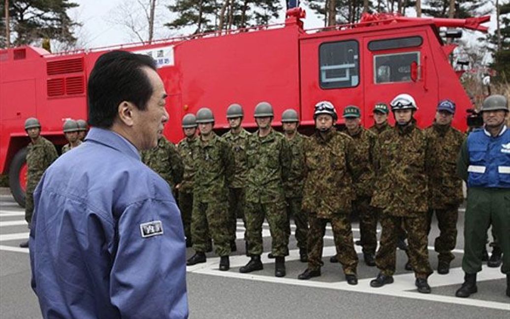 Прем&#039;єр-міністр Японії Наото Кан прилетів у Рікузентаката на військовому вертольоті з Токіо / © AFP