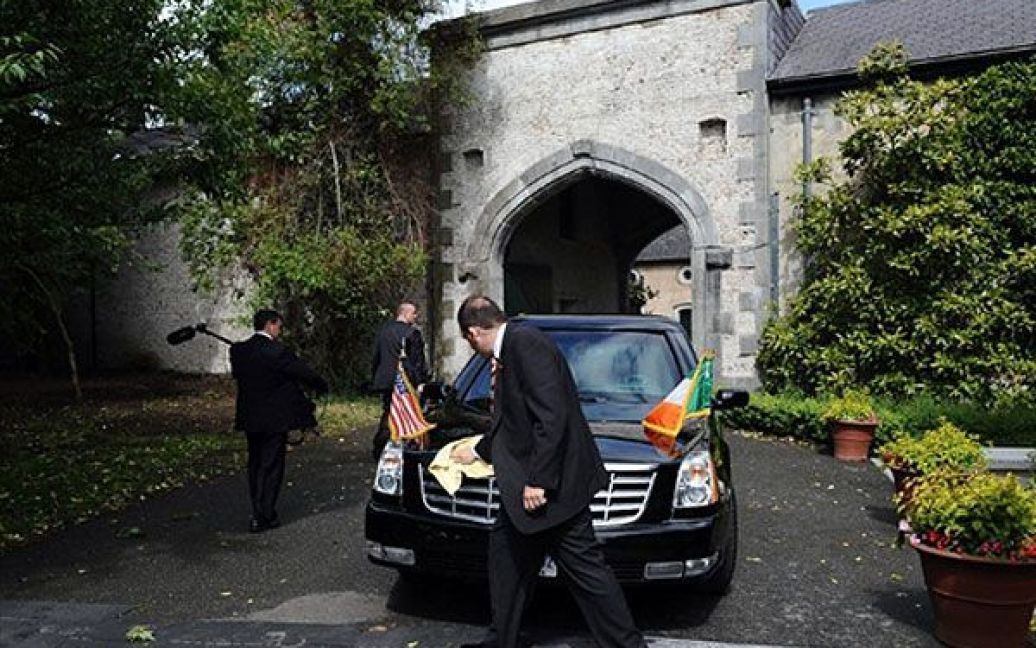 Лімузин президента США Барака Обами застряг під час в&#039;їзду на територію американського посольства в Дубліні. / © AFP