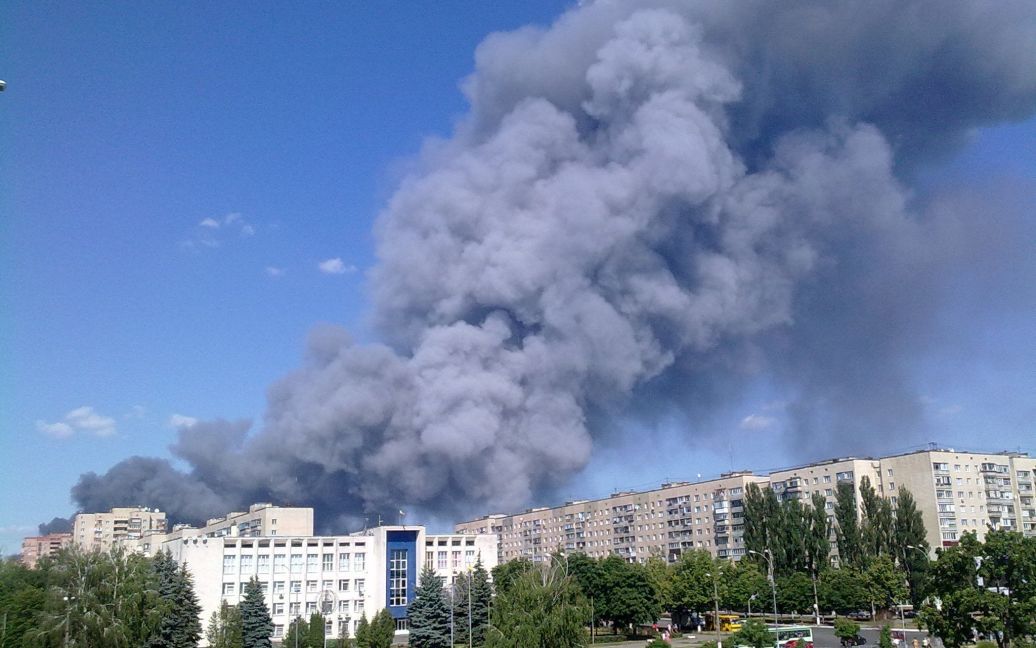 У Броварах сталась масштабна пожежа на складах магазину "Технополіс". / © gribok.kiev.ua