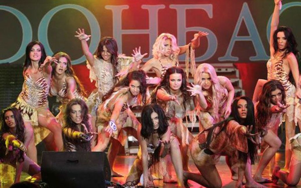 В Донецьку відбувся фінал конкурсу краси "Міс Донбас Open 2011", в якому взяли участь 24 дівчини з різних регіонів України. / © donbass.ua