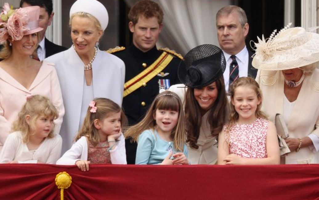 Великобританія традиційною помпезною церемонією відзначила день народження королеви Єлизавети ІІ. / © AFP