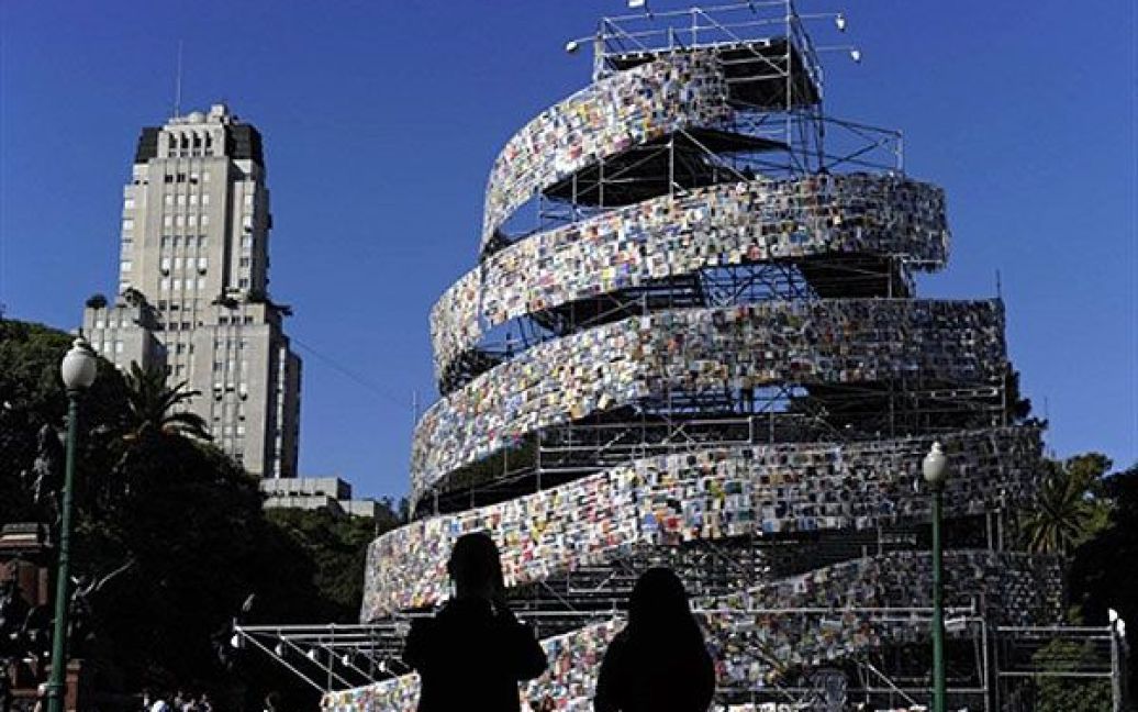 В центрі Буенос-Айреса побудували нову Вавілонську вежу / © AFP