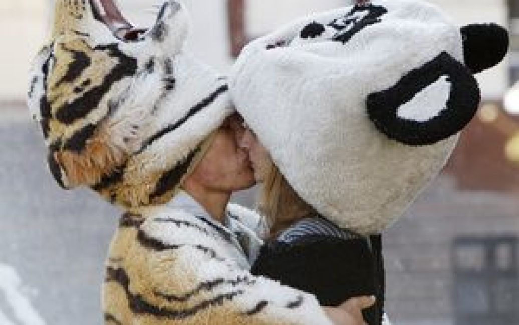 Увесь світ відзначає день поцілунків / © AFP