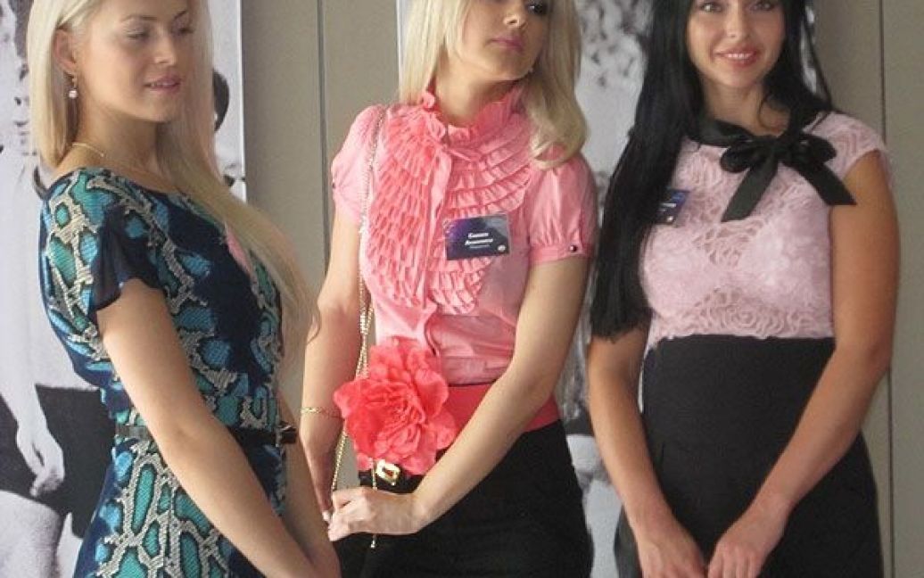 В Донецьку відбулась презентація фіналісток 17-го відкритого конкурсу краси Miss Donbass OPEN. / © gazeta.ua