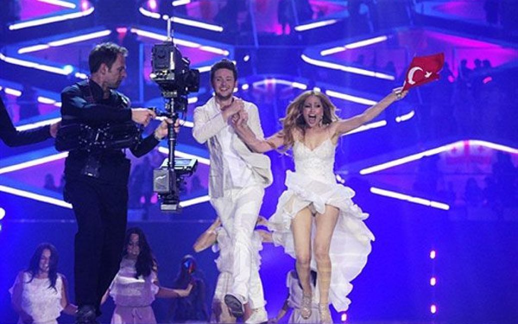 У фіналі конкурсу "Євробачення-2011" переміг дует Ніяр Джамал та Ельдара Гасімова (Елла і Ніка) з Азербайджану. / © AFP