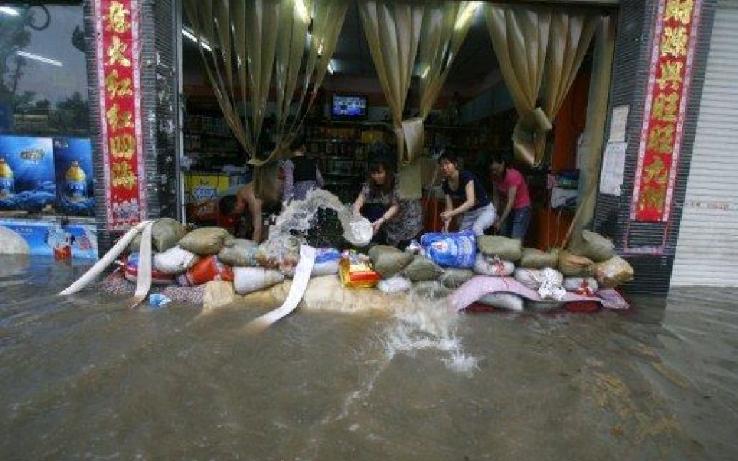 Більше 2 млн осіб постраждали від руйнівної повені в Китаї / © AFP