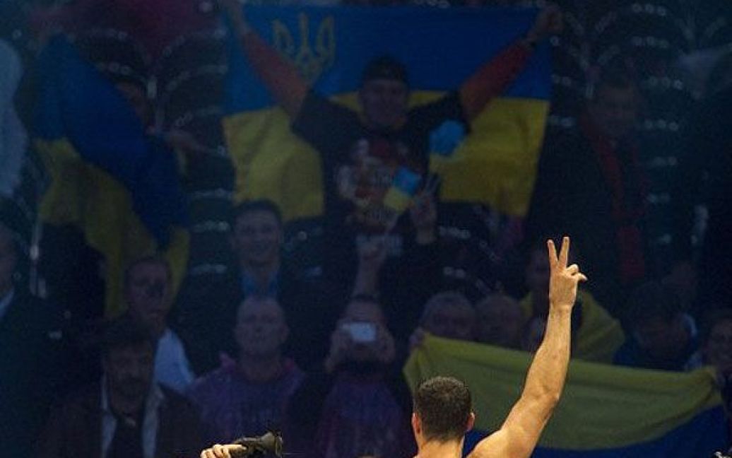Українець Володимир Кличко став абсолютним чемпіоном світу з боксу, здобувши перемогу над Девідом Хеєм у об&#039;єднавчому поєдинку за пояси IBF/IBO, WBO і WBA. / © AFP